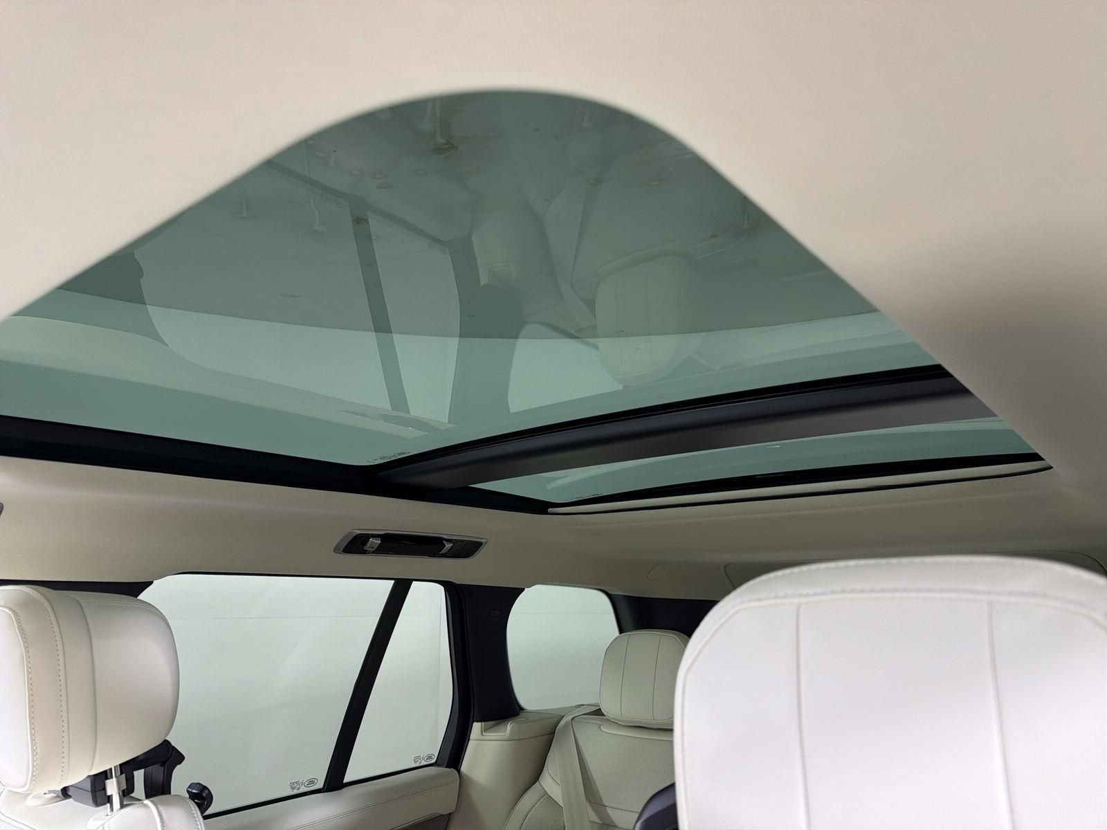 New 2026 Land Rover Range Rover SE image 9