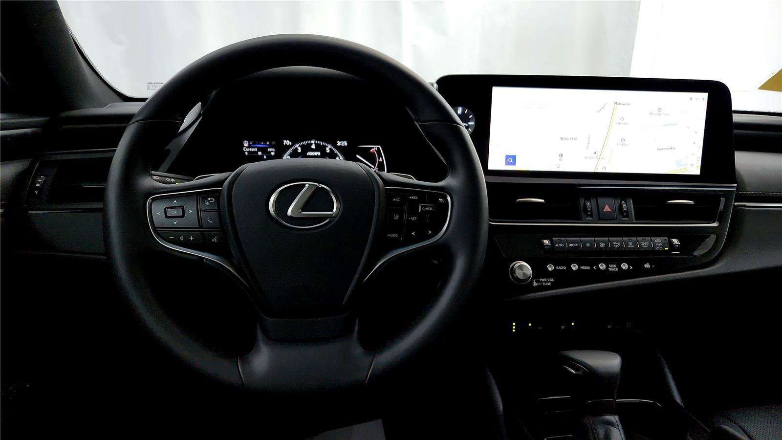 Used 2023 Lexus ES 250 w/ Premium Package image 27