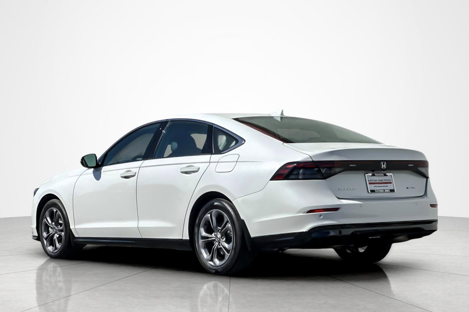 Used 2025 Honda Accord EX-L image 3