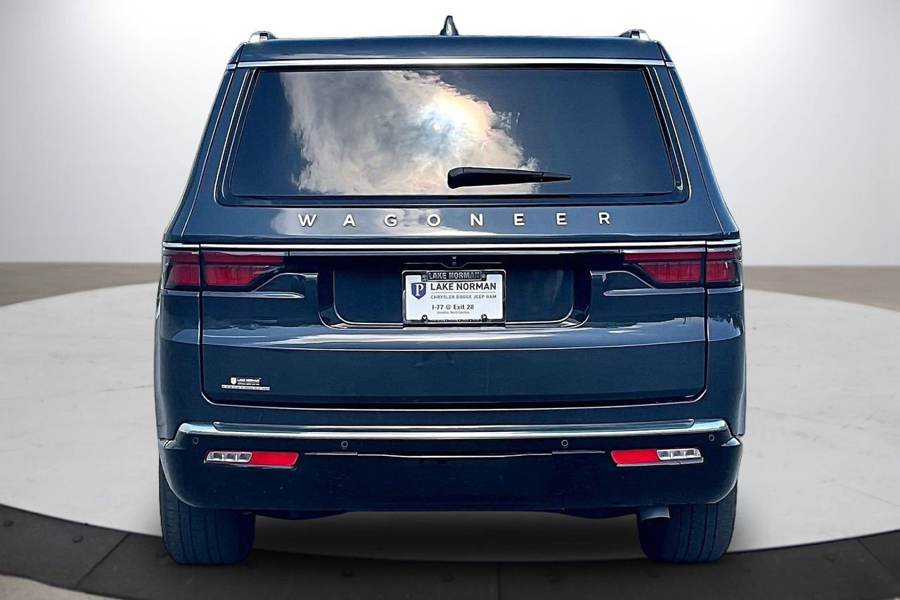 Used 2023 Jeep Wagoneer 4WD w/ Premium Group I image 8