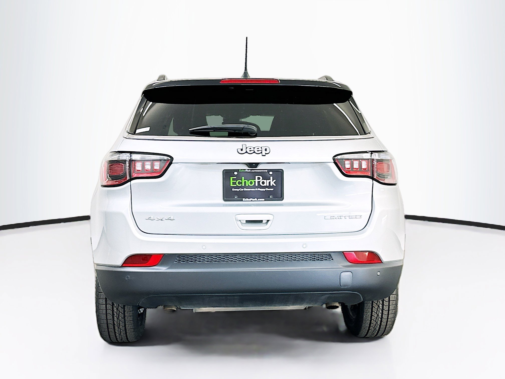 Used 2025 Jeep Compass Limited image 7