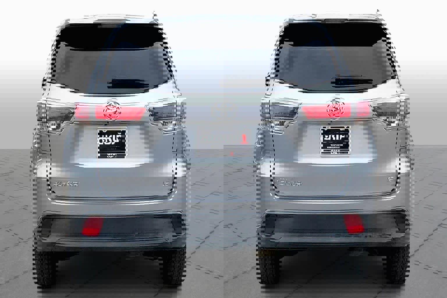 Used 2015 Toyota Highlander LE image 5