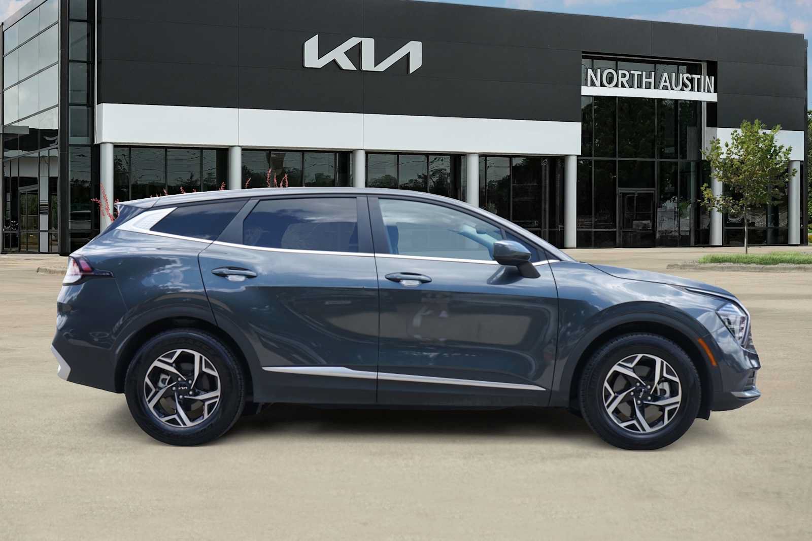 Certified 2024 Kia Sportage LX FWD image 6