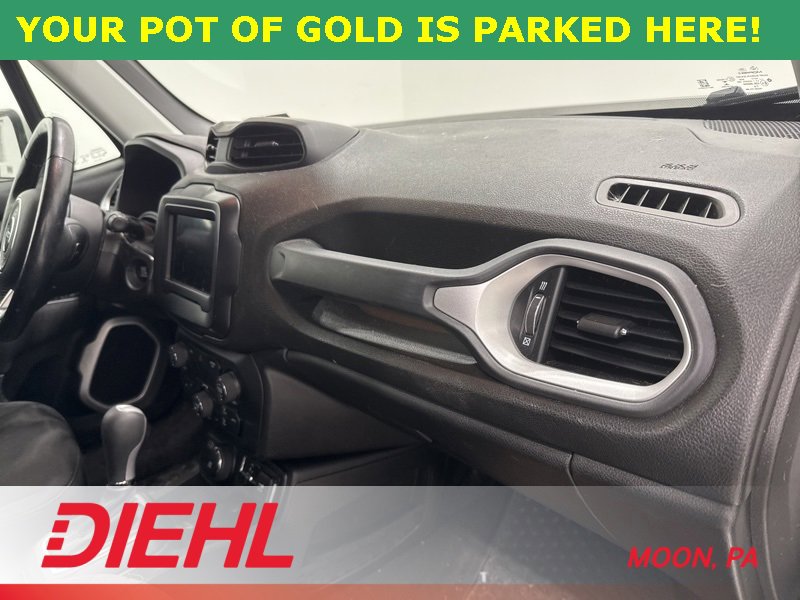 Used 2018 Jeep Renegade Latitude w/ Cold Weather Group image 14