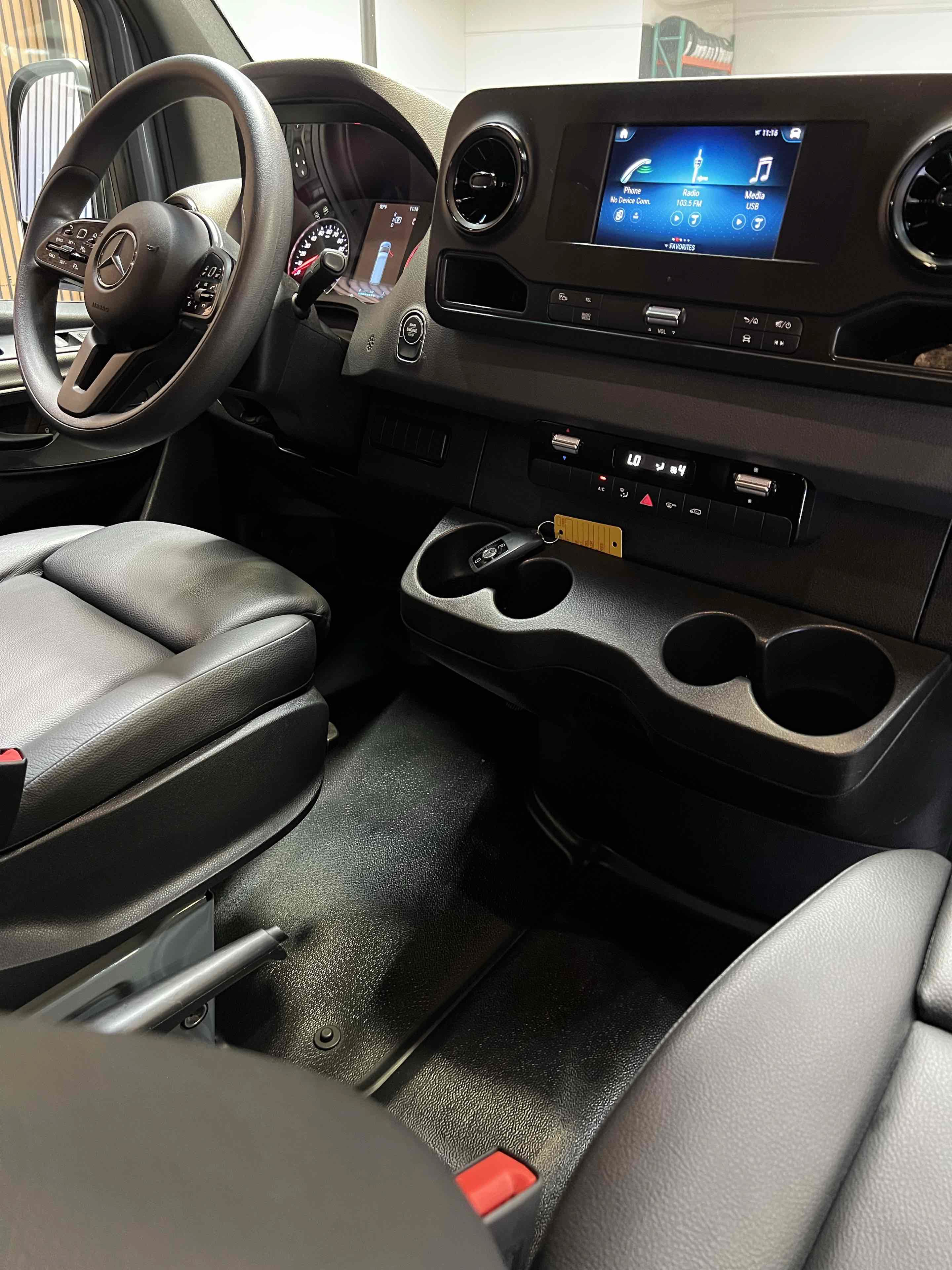 Used 2024 Mercedes-Benz Sprinter 2500 image 42