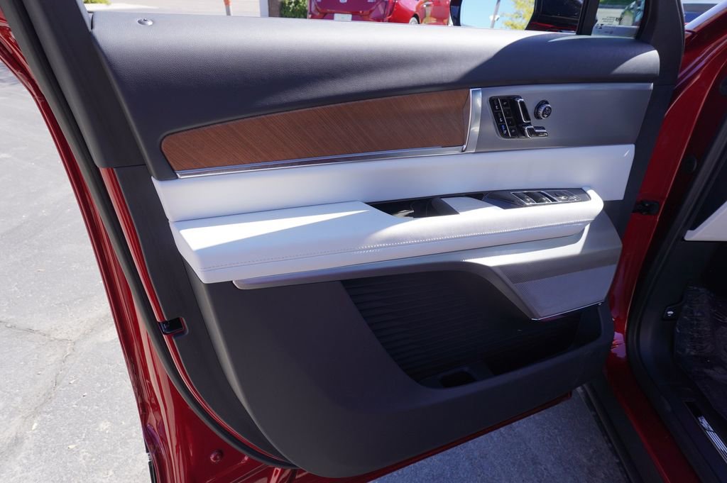 New 2026 Cadillac Vistiq Luxury AWD/4WD image 16