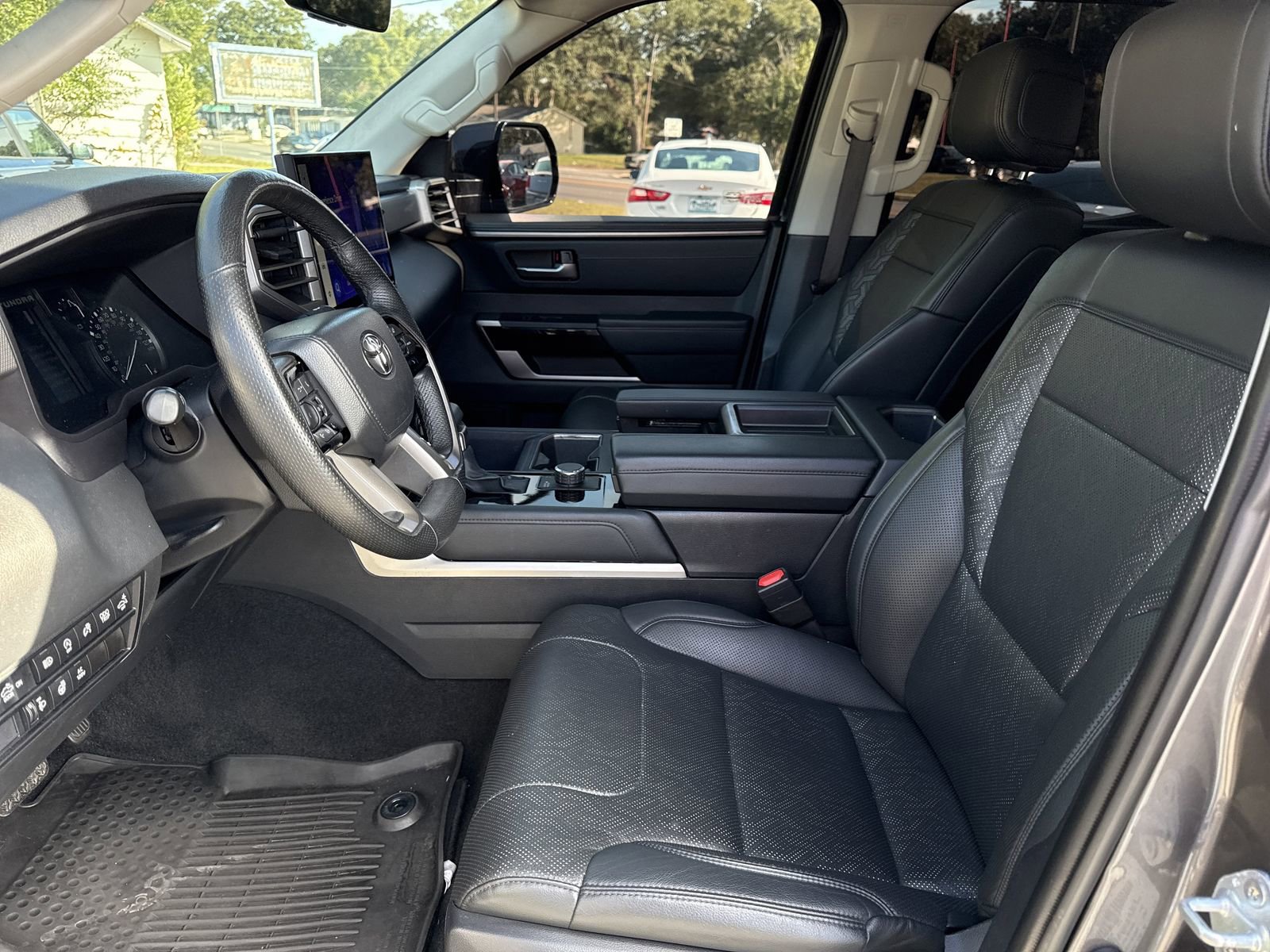 Used 2023 Toyota Tundra Limited w/ Power Package RWD image 9