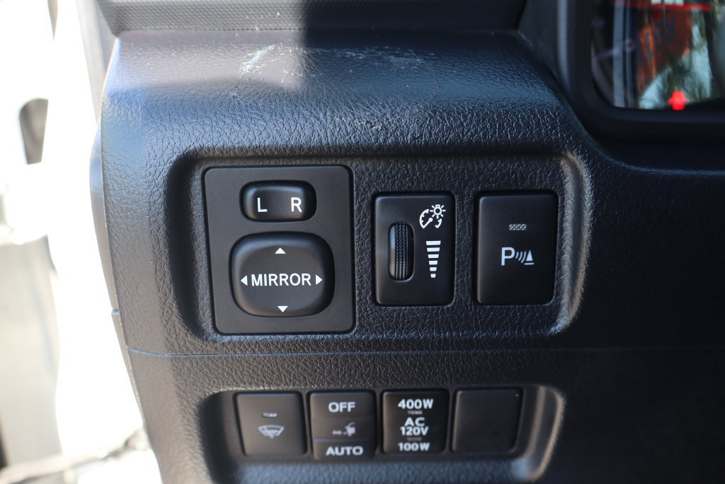 Used 2018 Toyota 4Runner Limited AWD/4WD image 23
