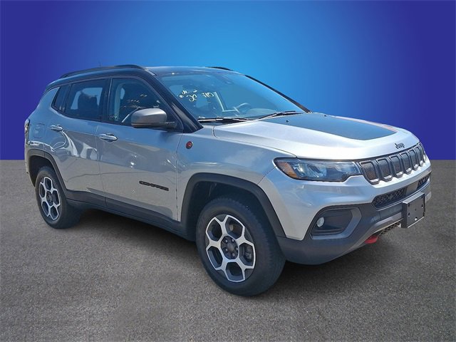 Used 2022 Jeep Compass Trailhawk image 3