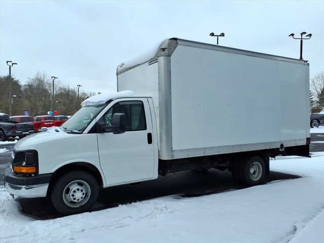 Used 2016 Chevrolet Express 3500 RWD image 4