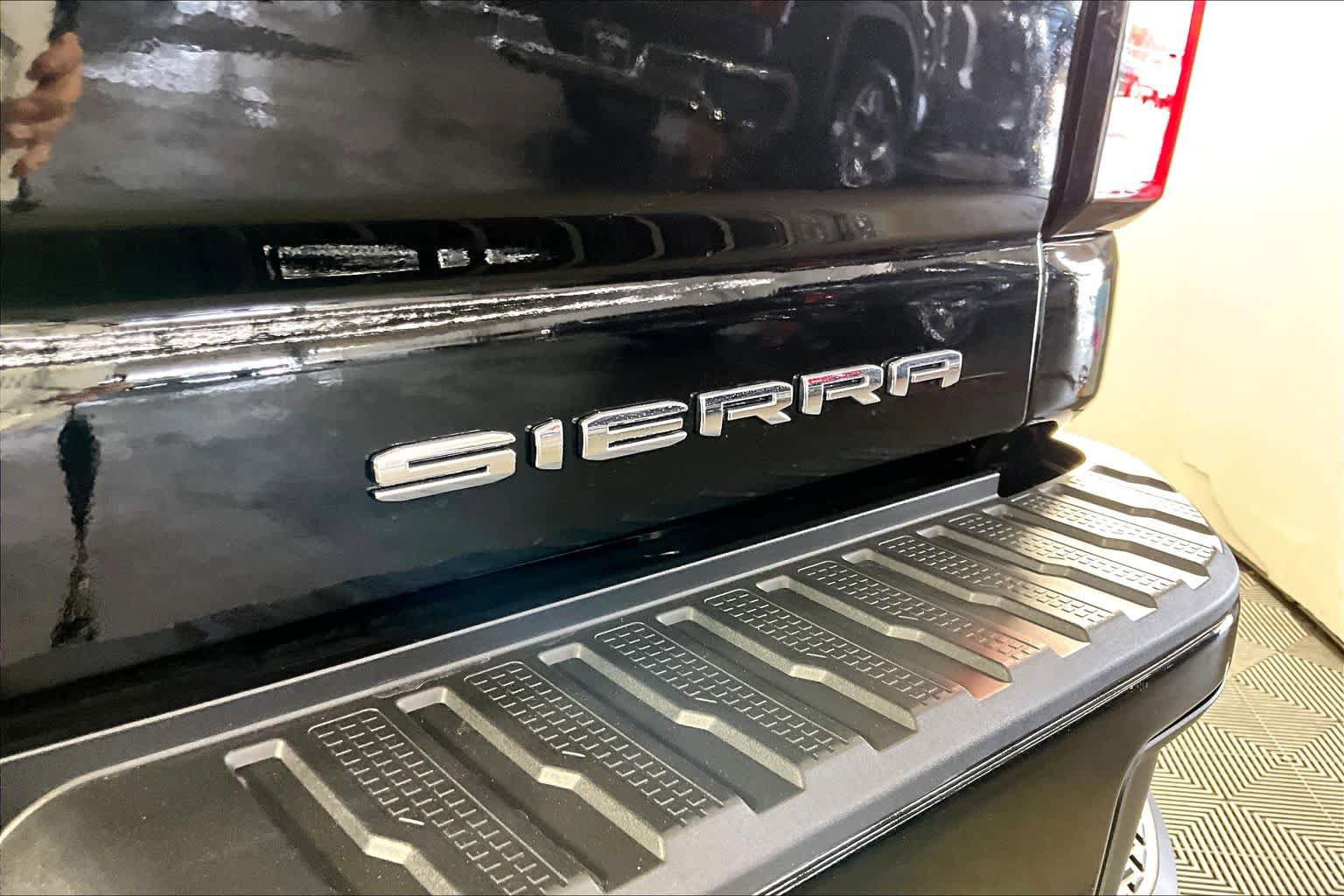 Used 2025 GMC Sierra 3500 Denali Ultimate AWD/4WD image 29