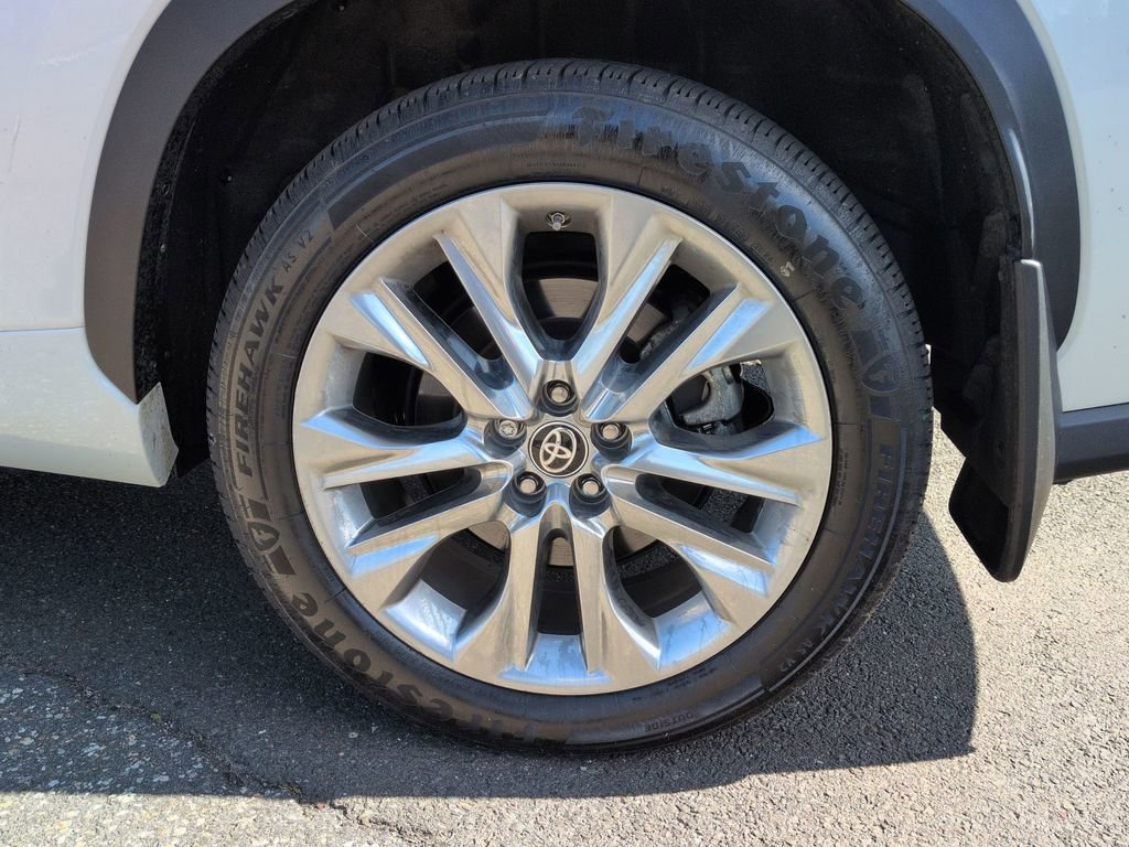 Used 2024 Toyota Highlander Limited AWD/4WD image 28