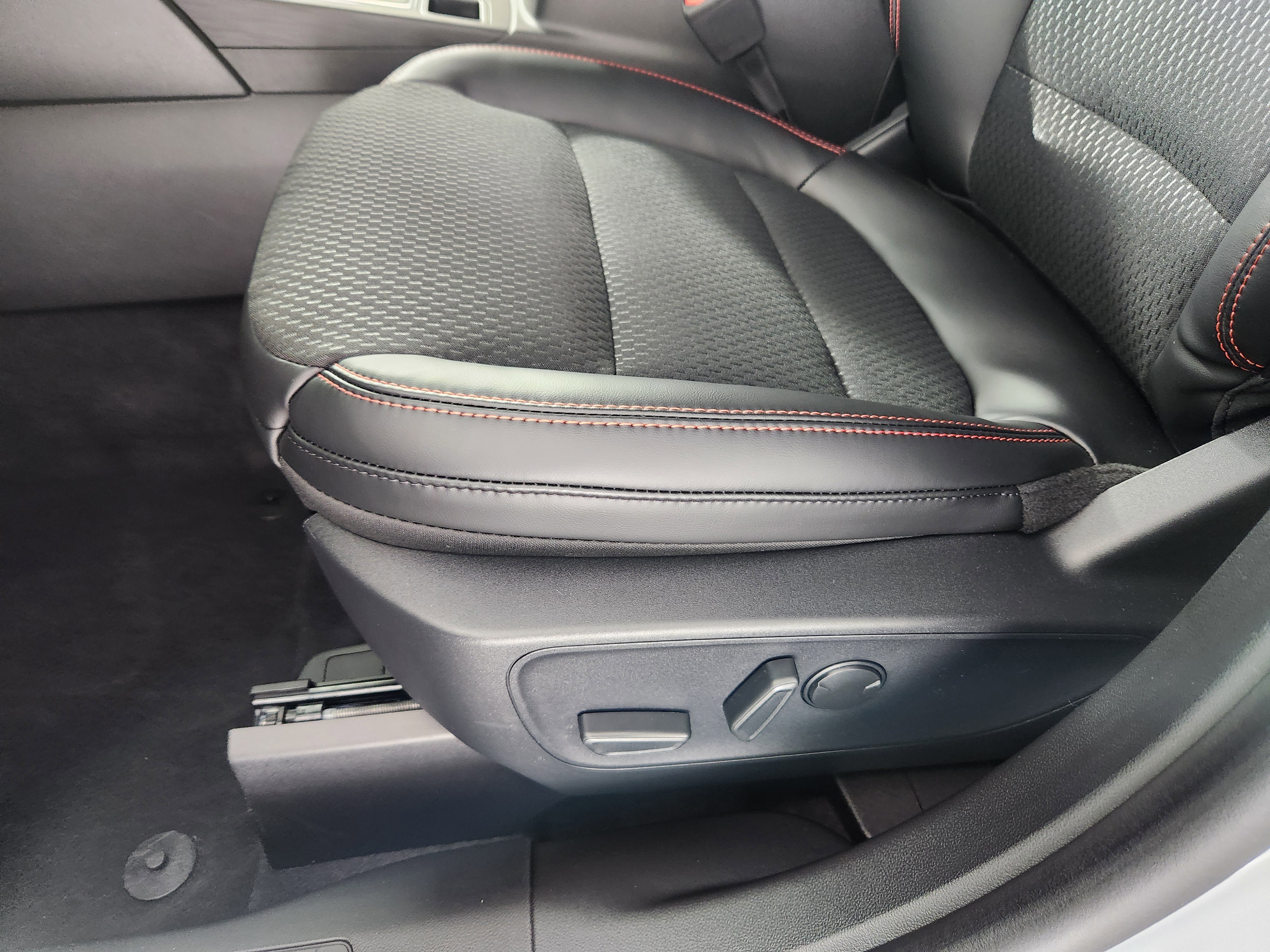 New 2026 Ford Escape ST-Line w/ Tech Pack #1 image 13