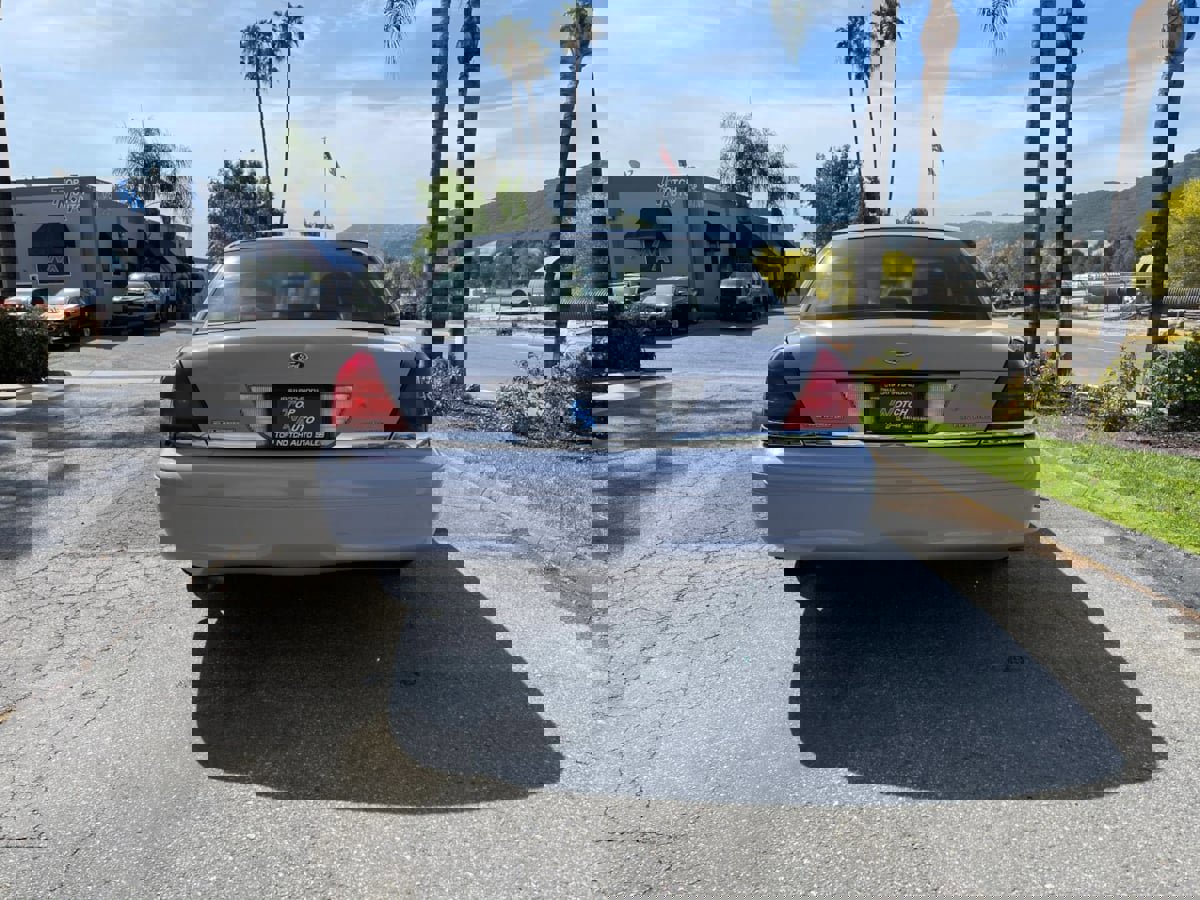 Used 2004 Ford Crown Victoria Police Interceptor RWD image 6