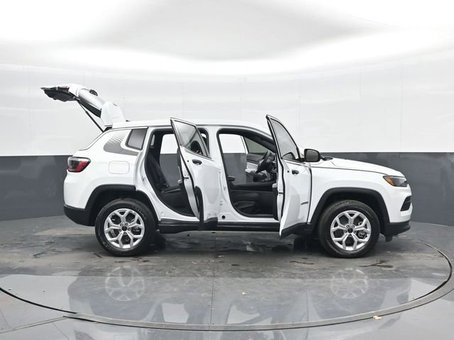 Used 2025 Jeep Compass Sport w/ Mopar Graphics Package AWD/4WD image 47
