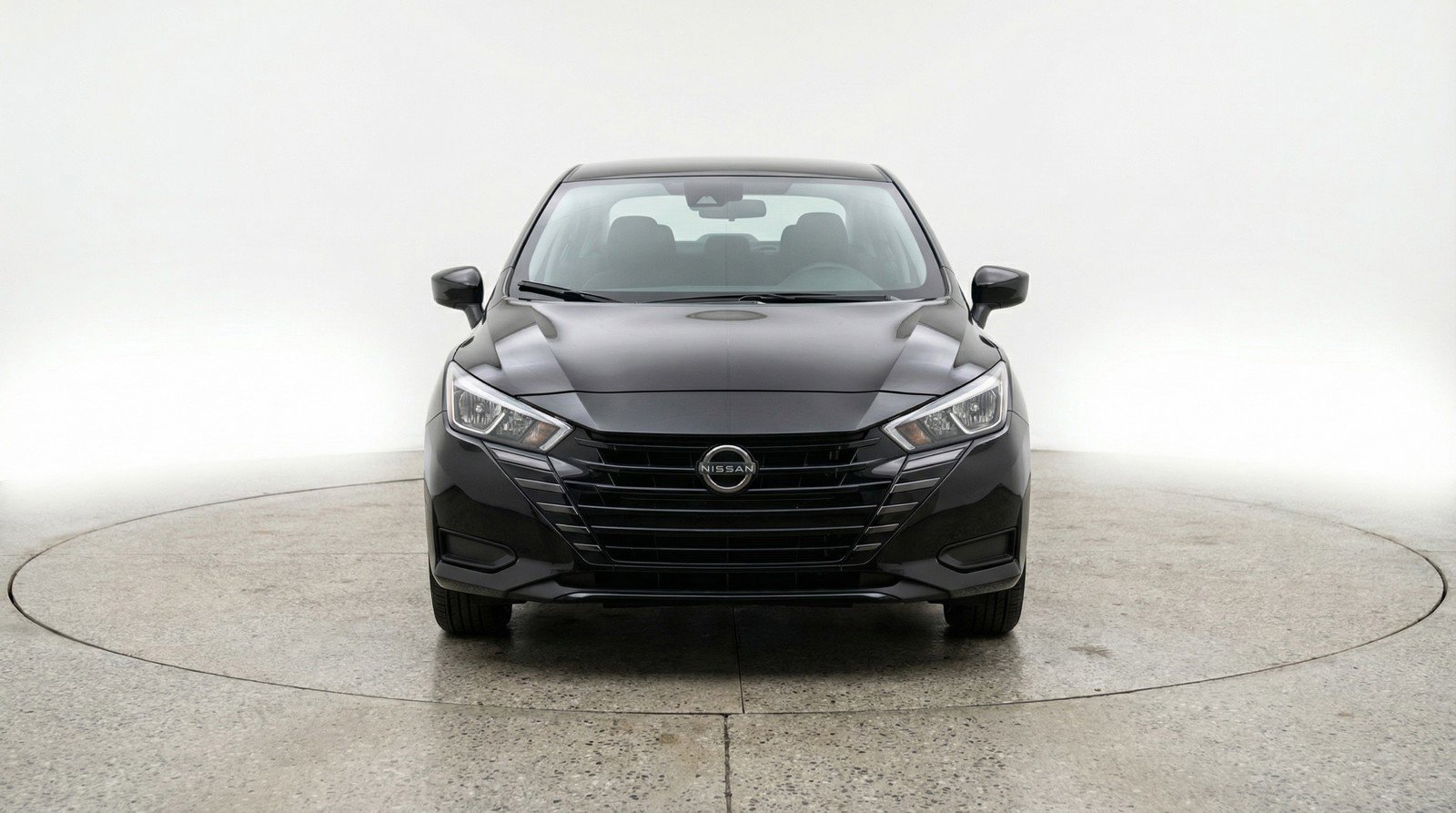 Used 2025 Nissan Versa SV image 2