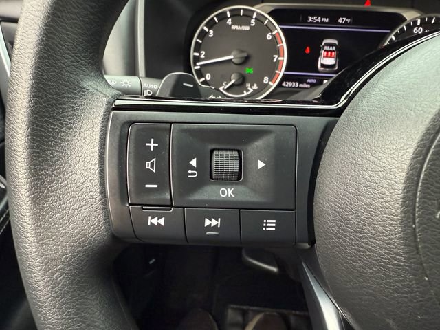 Used 2023 Nissan Rogue SV image 13