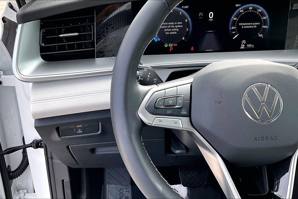 Certified 2025 Volkswagen Tiguan SE image 24