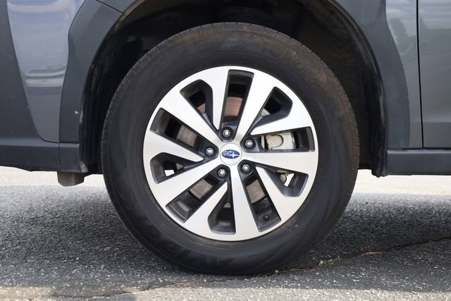Used 2025 Subaru Outback Premium AWD/4WD image 9