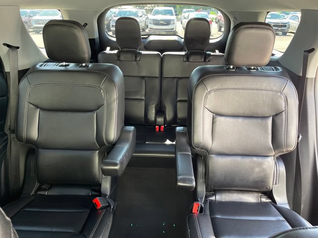 Used 2023 Ford Explorer XLT w/ Equipment Group 202A AWD/4WD image 27