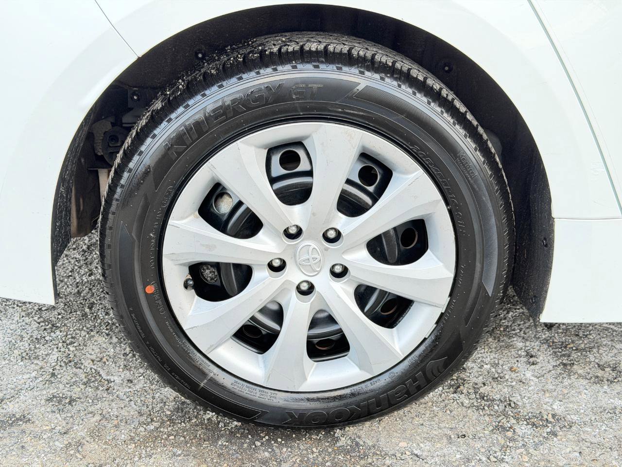 Used 2021 Toyota Corolla LE FWD image 68