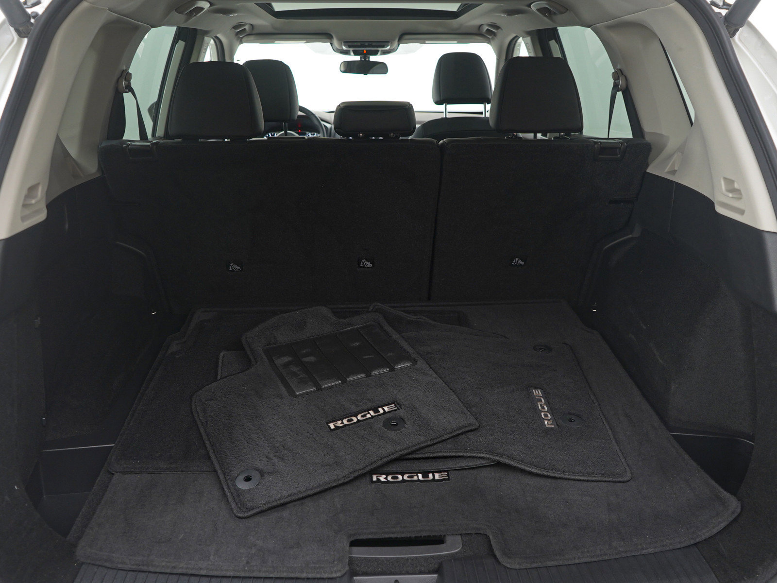 Used 2023 Nissan Rogue SV w/ SV Premium B Package image 9