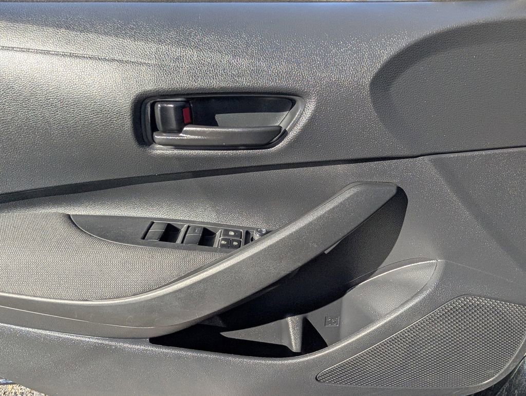 Used 2023 Toyota Corolla LE image 23