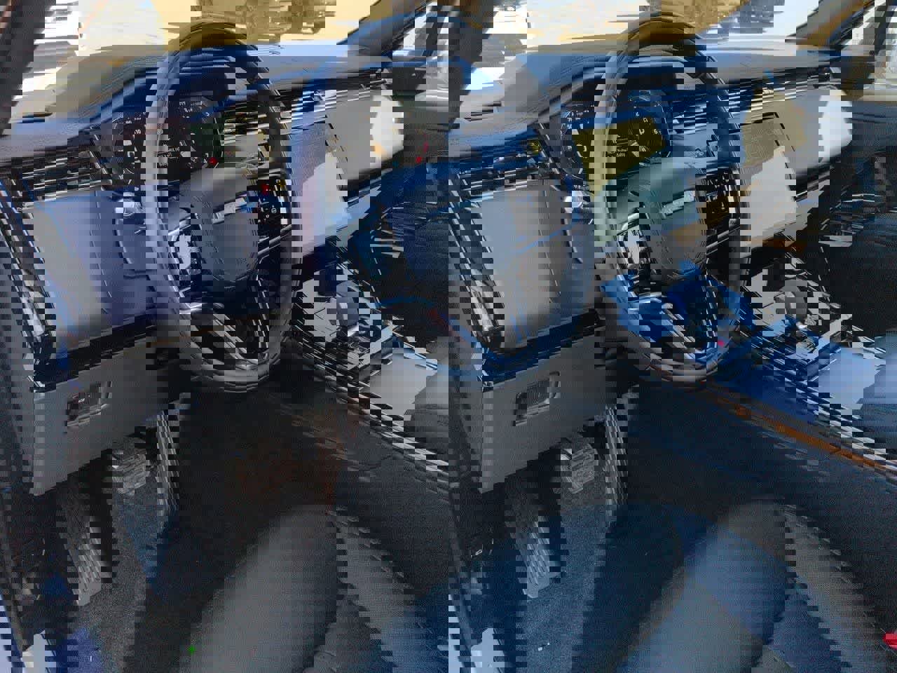 New 2026 Land Rover Range Rover Sport SE AWD/4WD image 2