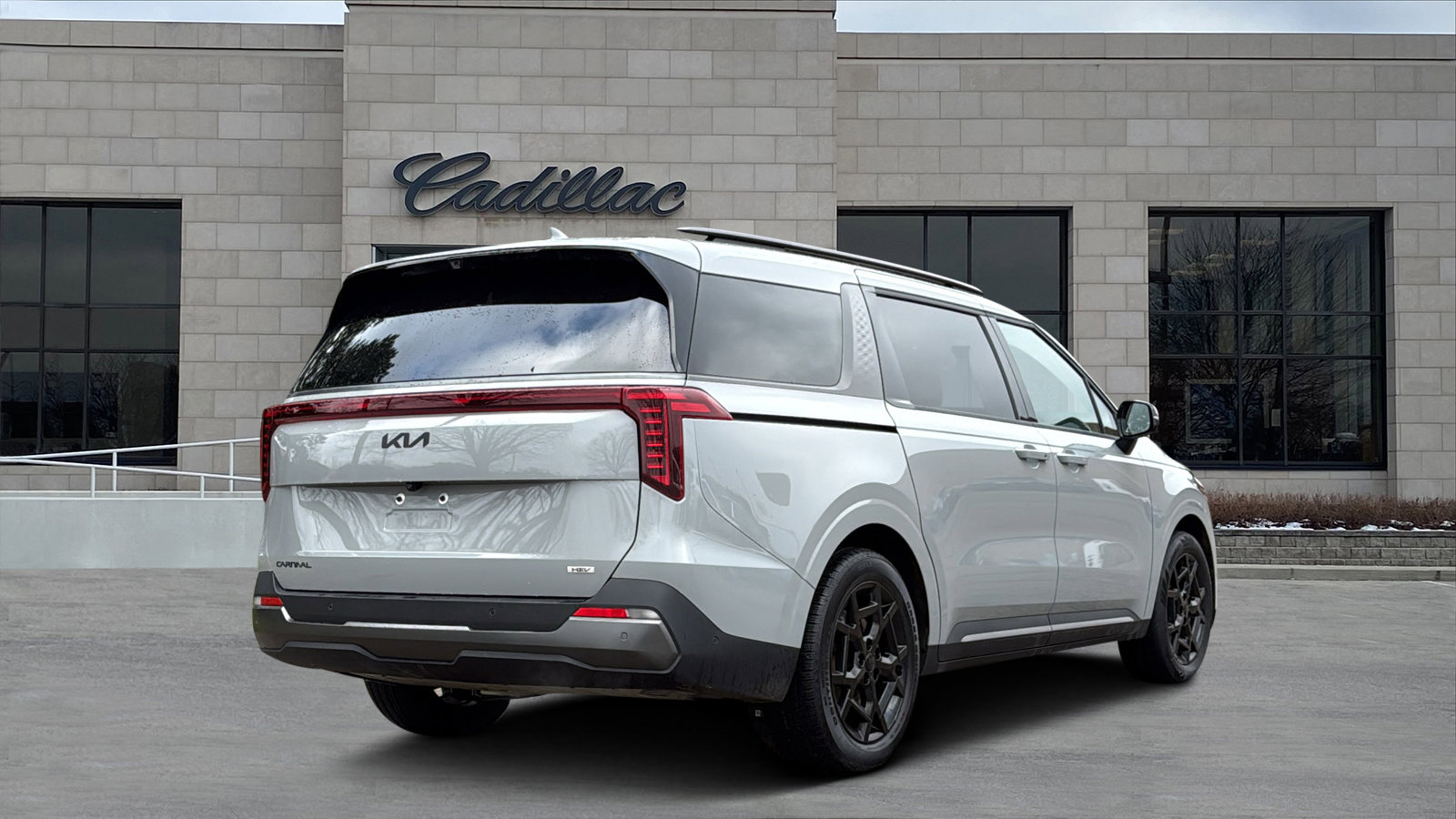 Used 2025 Kia Carnival SX Prestige image 3