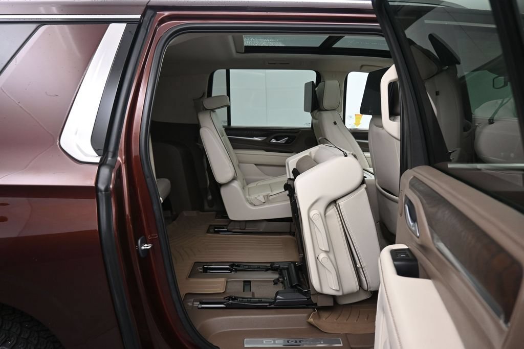 Used 2023 GMC Yukon XL Denali AWD/4WD image 54