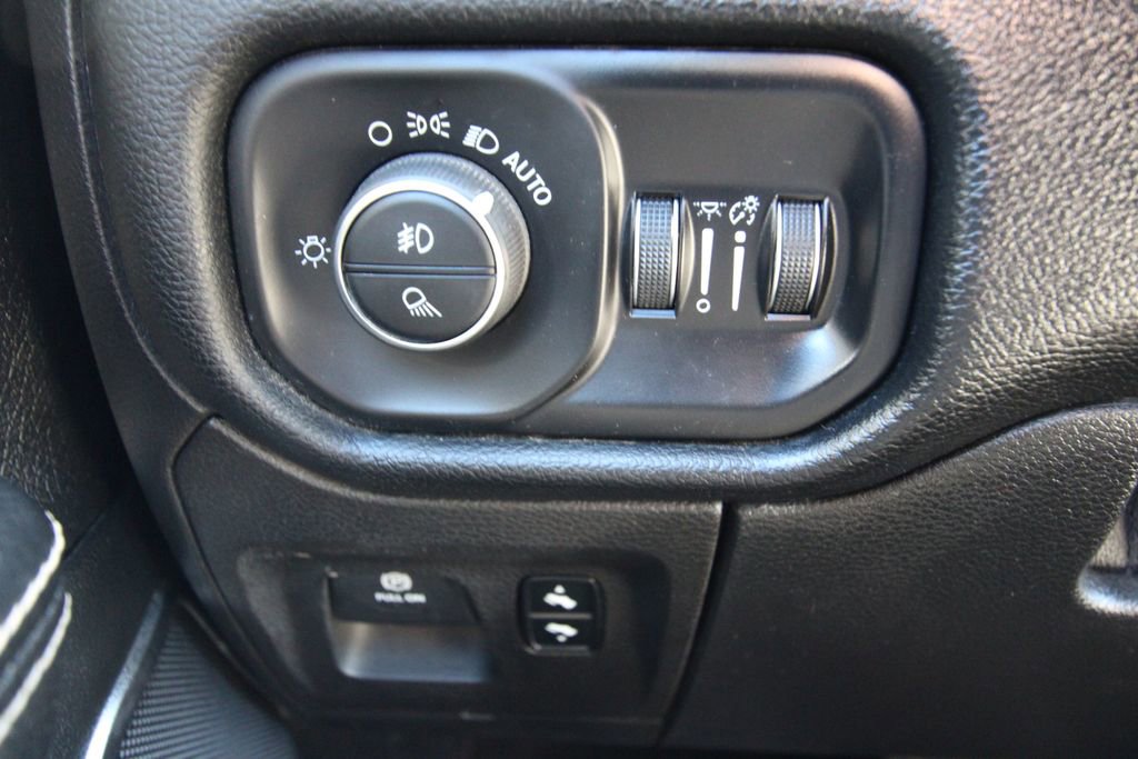 Used 2019 RAM 1500 Laramie image 22