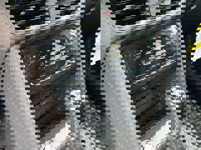 New 2025 Volkswagen Taos SE image 20