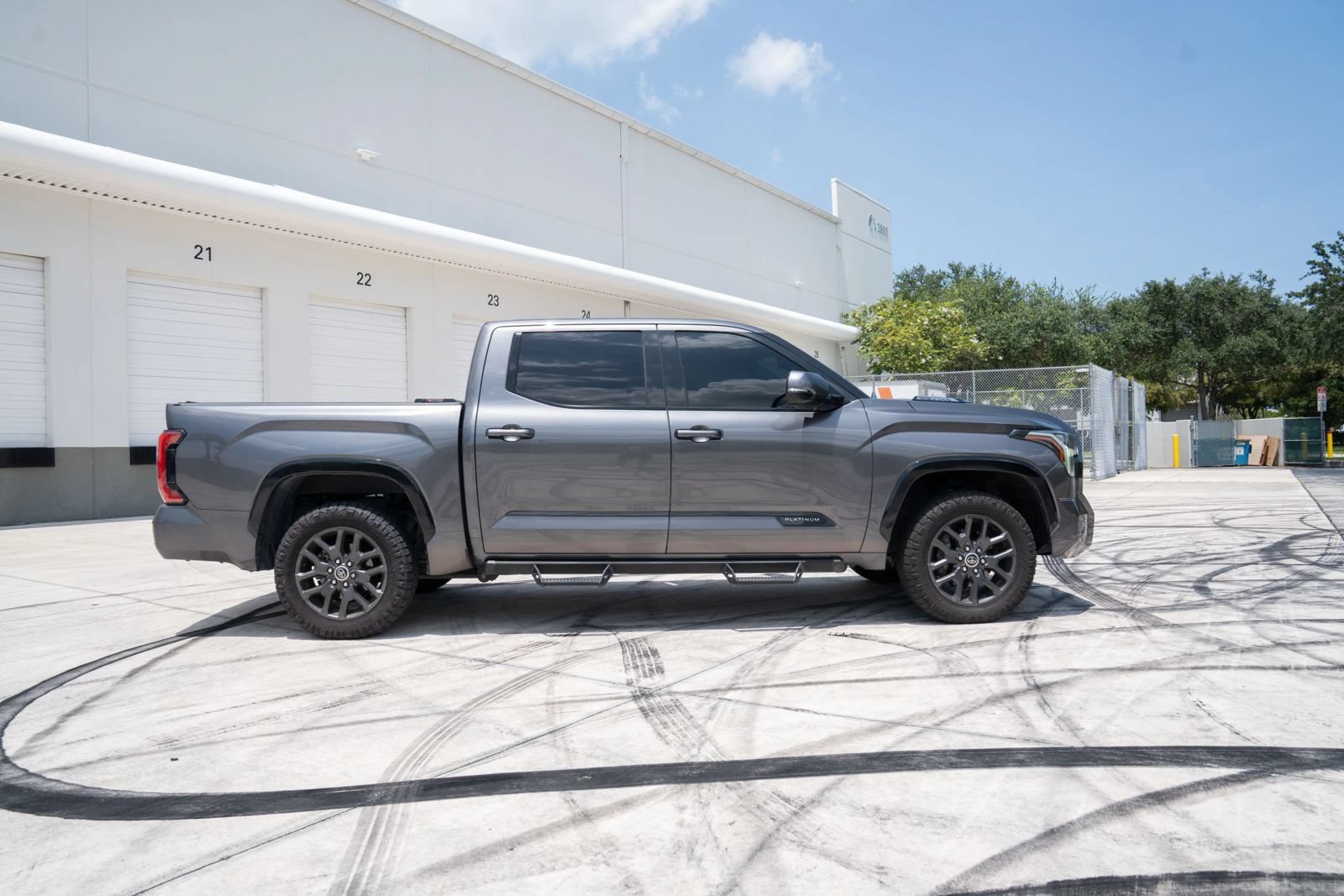 Used 2023 Toyota Tundra Platinum AWD/4WD image 3