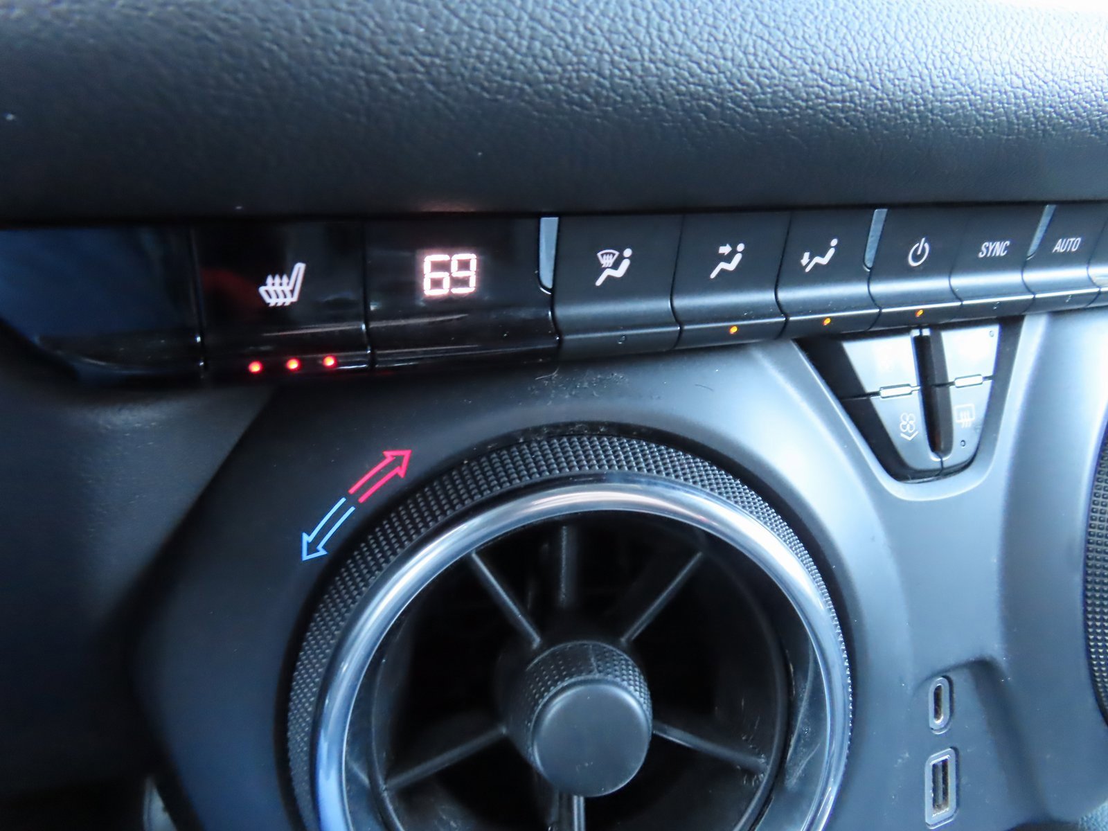 Used 2020 Chevrolet Blazer LT image 25