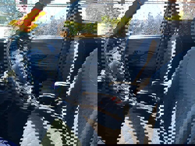 Used 2020 Nissan Kicks S image 40