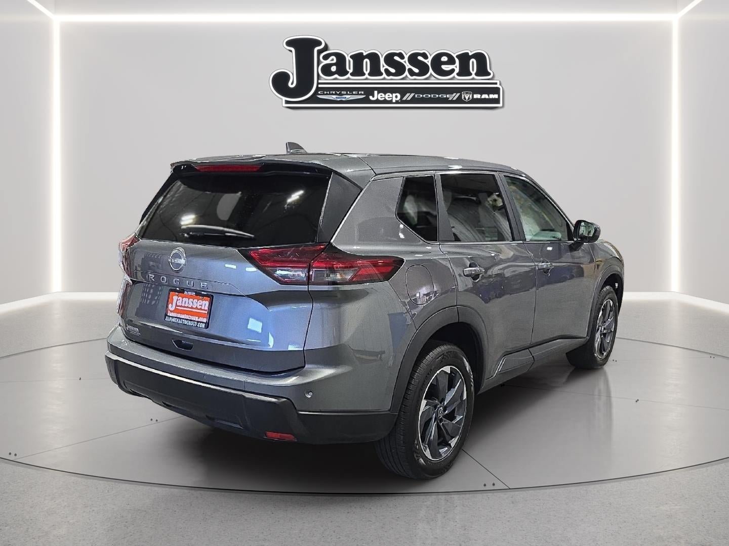Used 2025 Nissan Rogue SV FWD image 5