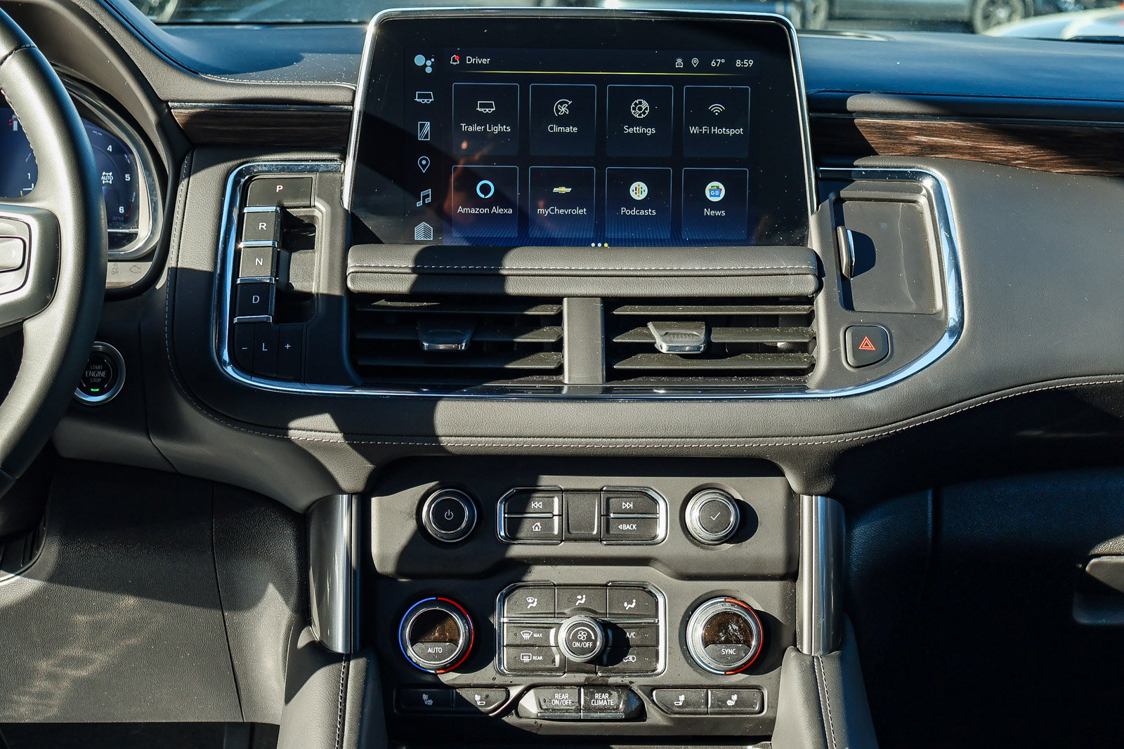 Used 2024 Chevrolet Suburban LT image 9