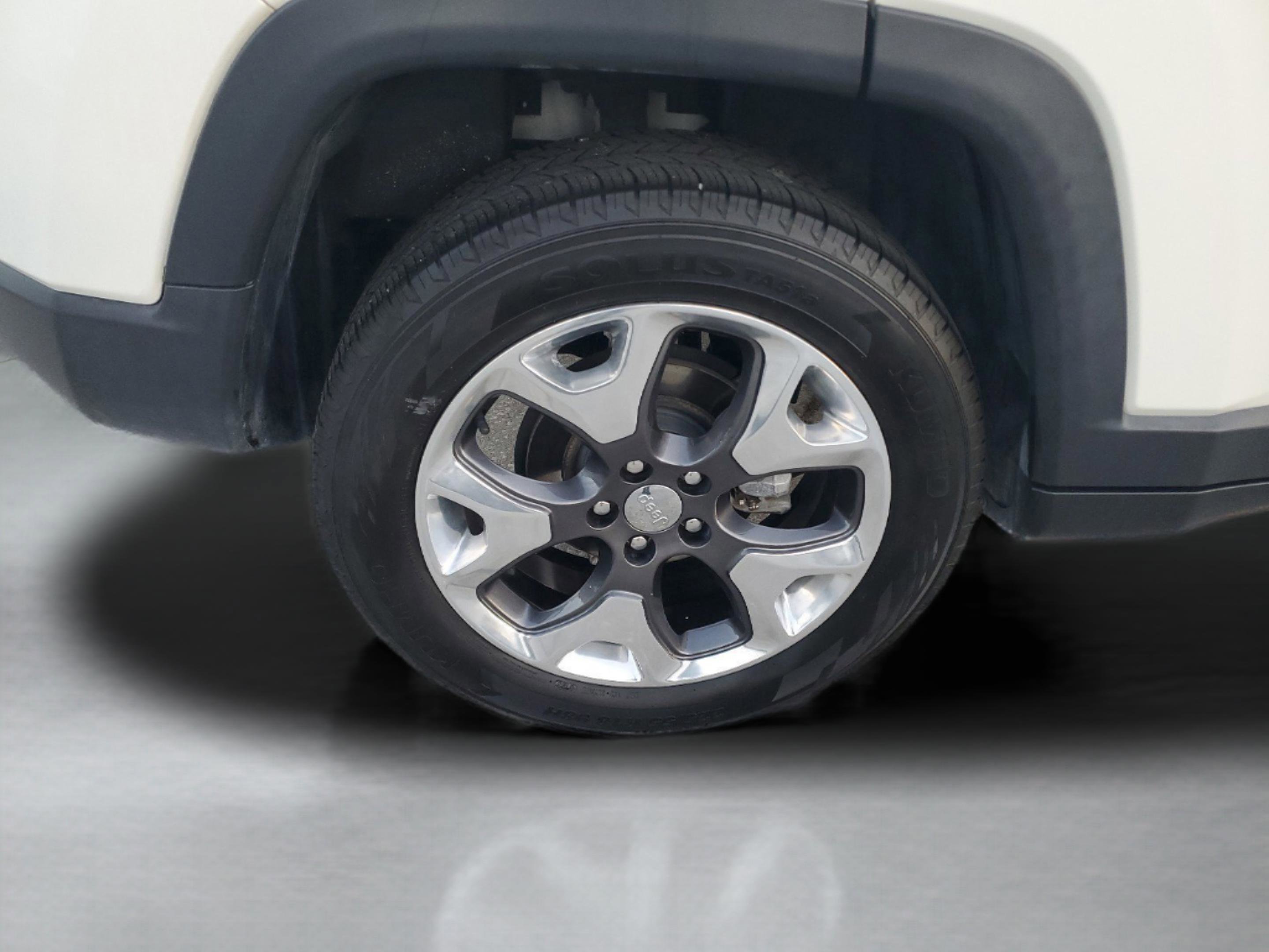 Certified 2019 Jeep Compass Limited image 34