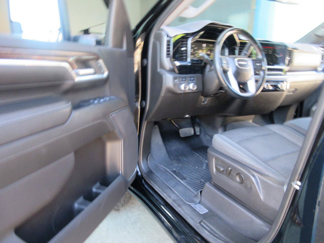 Used 2024 GMC Sierra 2500 SLE w/ SLE Convenience Package AWD/4WD image 6