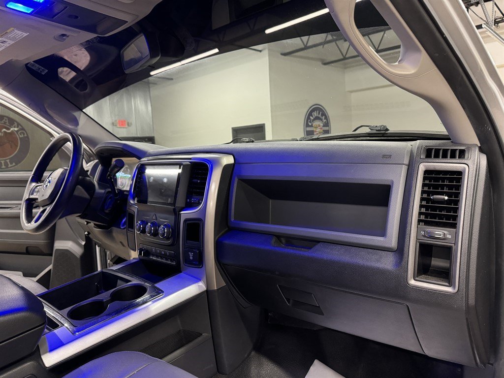 Used 2015 RAM 2500 Tradesman w/ Chrome Appearance Group AWD/4WD image 38