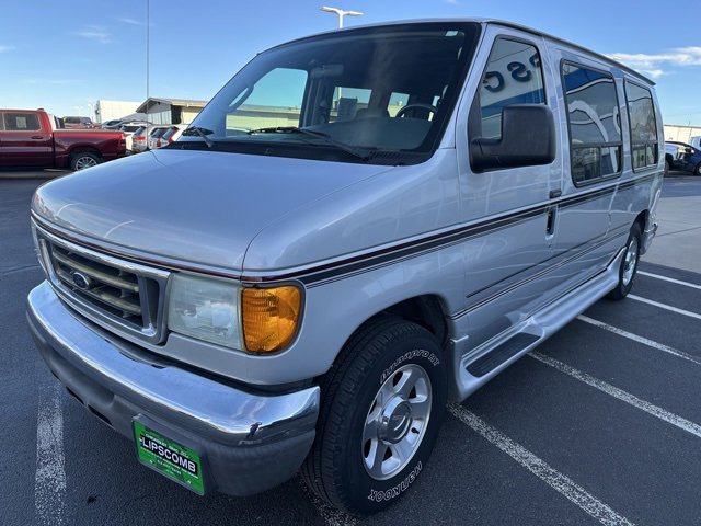 Used 2004 Ford E-150 and Econoline 150 image 4