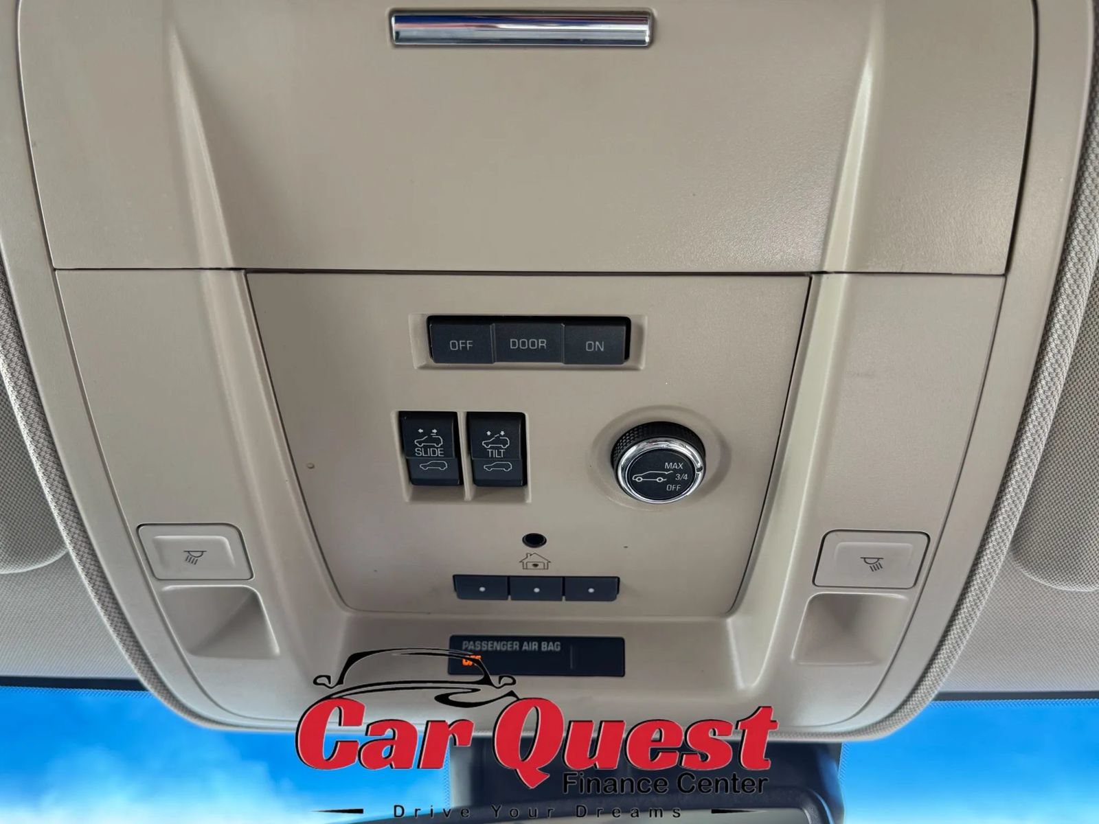 Used 2015 GMC Yukon Denali w/ Premium Package AWD/4WD image 31