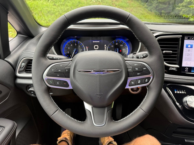 New 2026 Chrysler Pacifica Select image 26