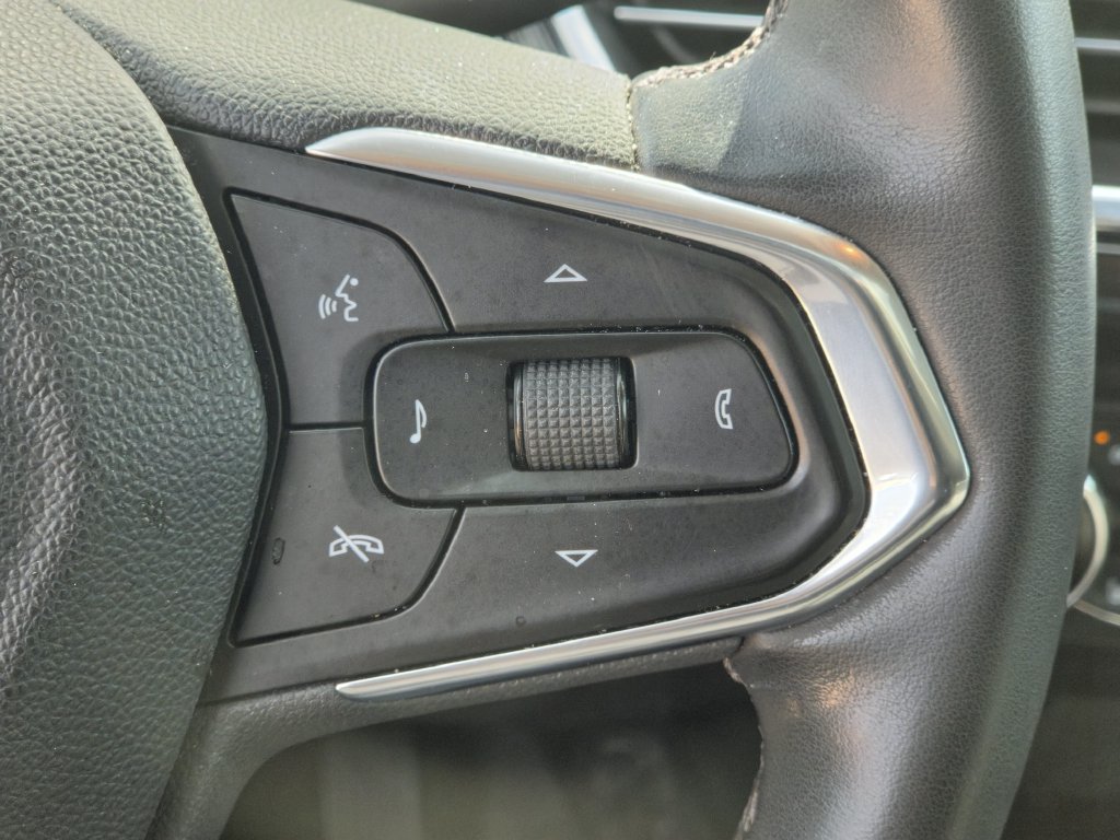 Used 2025 Chevrolet Trax ACTIV w/ Sunroof Package FWD image 22