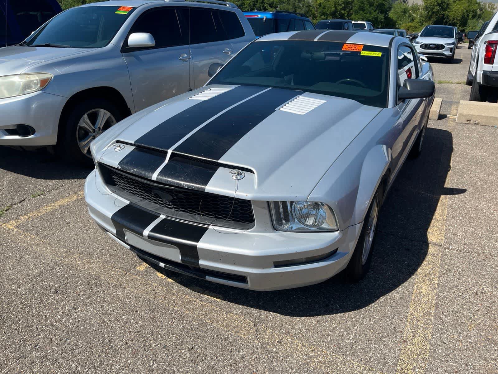 Used 2006 Ford Mustang Coupe RWD image 4