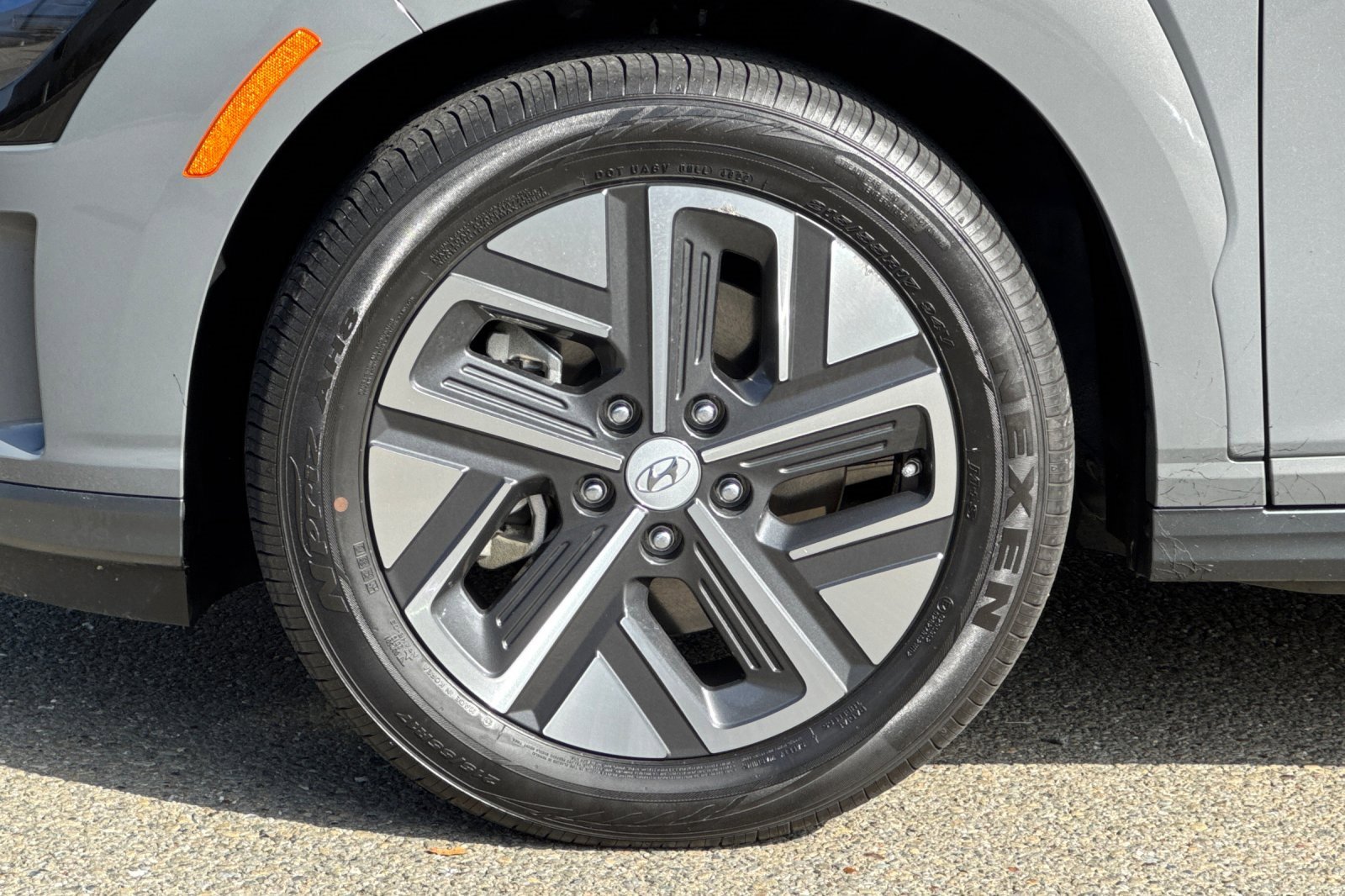 Used 2023 Hyundai Kona SE w/ Cargo Package image 32