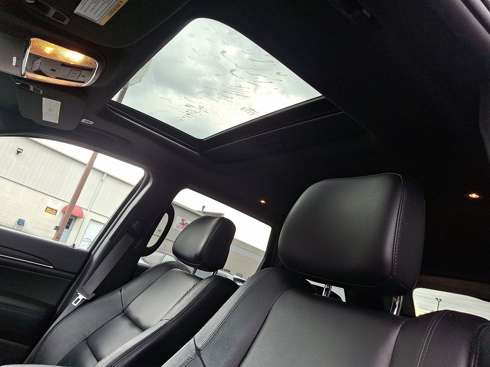 Used 2022 Jeep Grand Cherokee Limited image 16