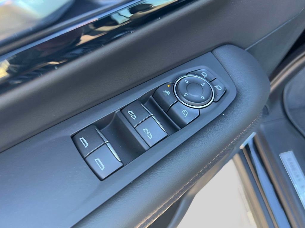 Used 2025 Chevrolet Tahoe High Country image 17