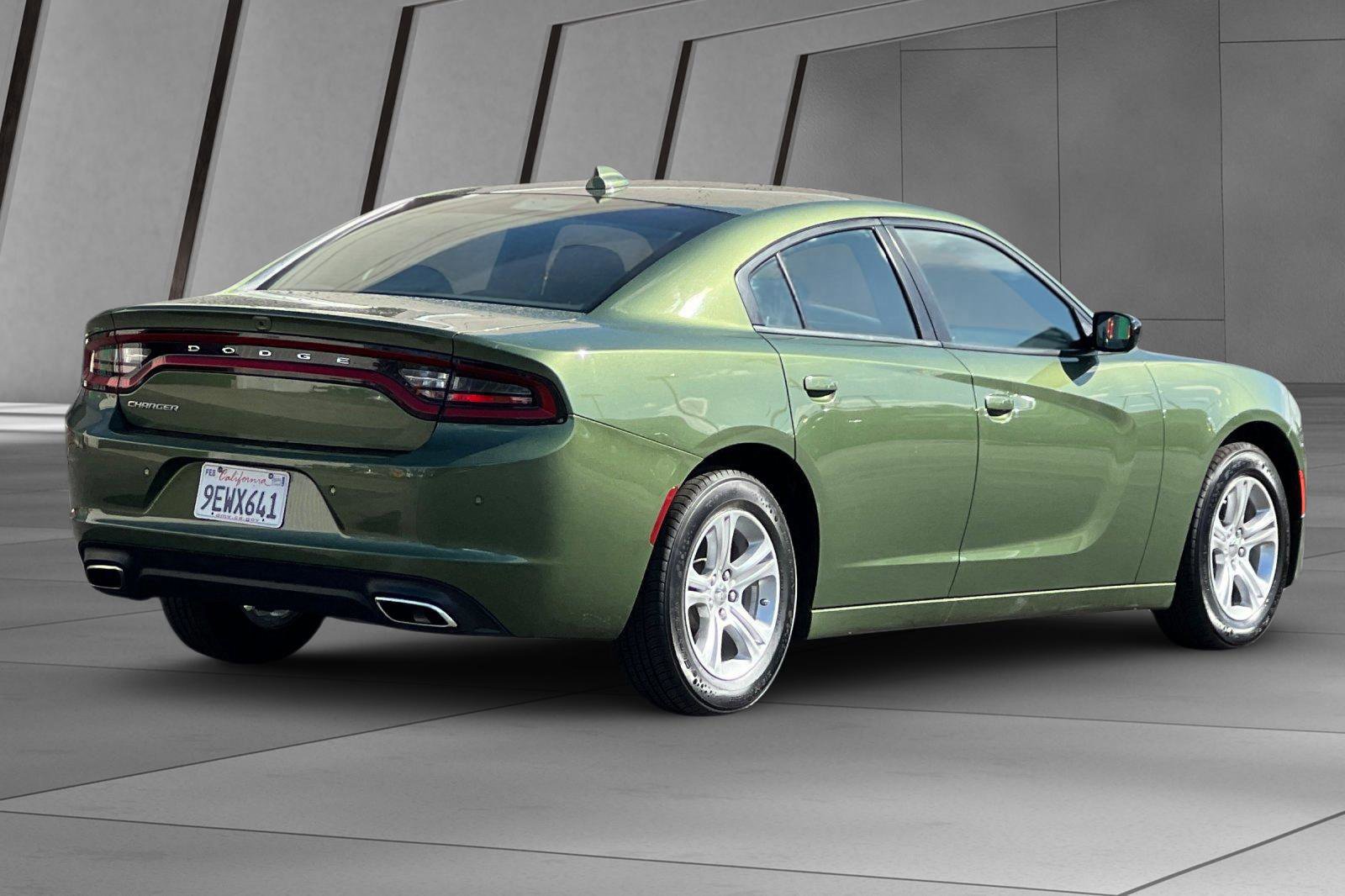 Used 2023 Dodge Charger SXT image 4