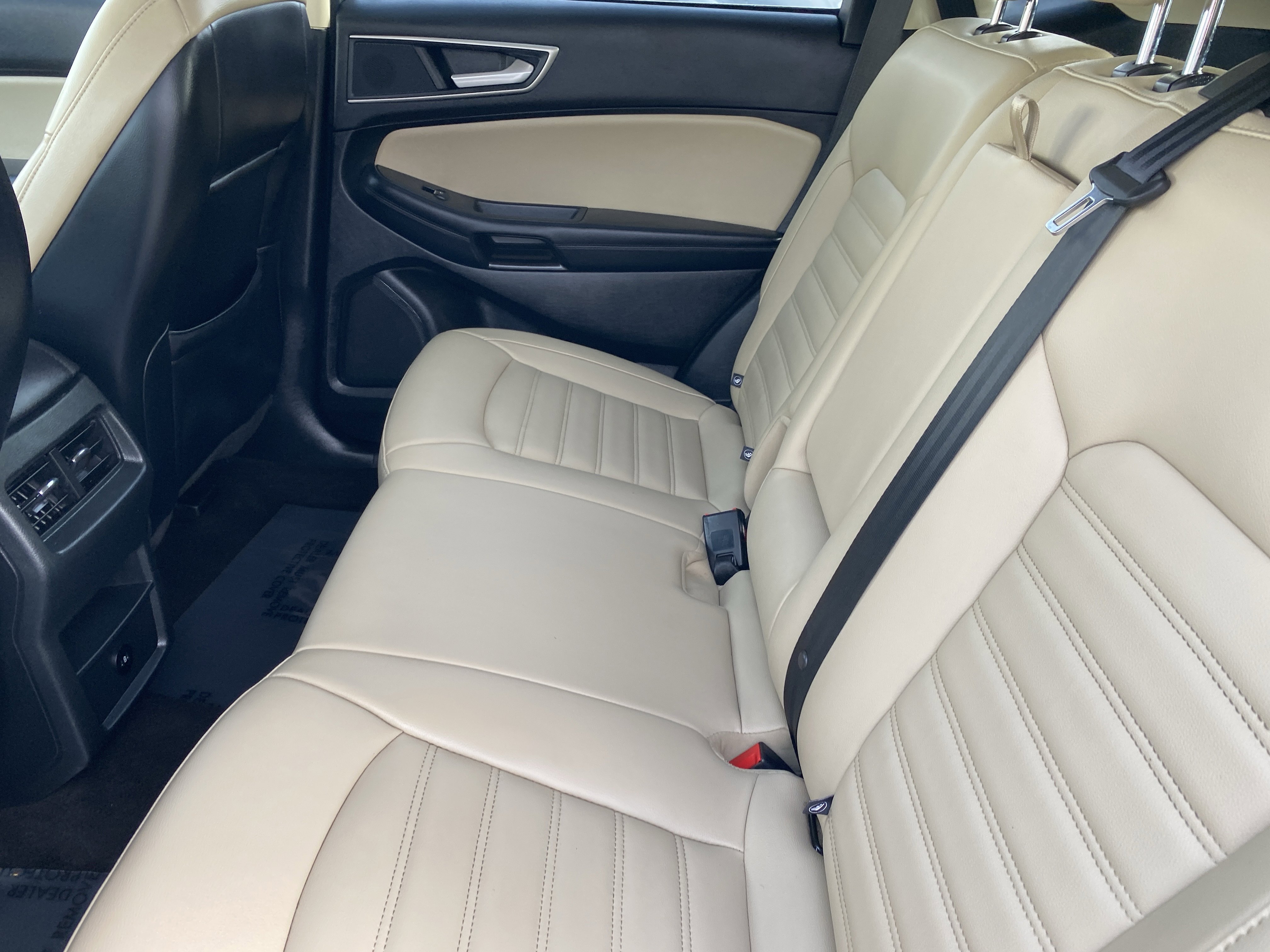 Used 2024 Ford Edge SEL image 13